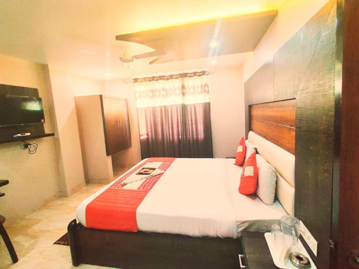 Hotel Amour By Rpi New Delhi Exteriör bild