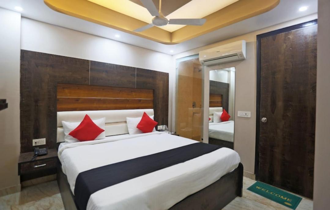 Hotel Amour By Rpi New Delhi Exteriör bild