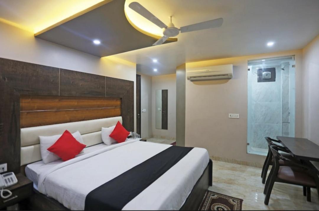Hotel Amour By Rpi New Delhi Exteriör bild